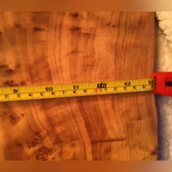 Beautiful Wood Serving Board in Excellent Condition - Picture 6 of 6